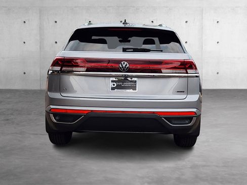 New 2026 Volkswagen Atlas Cross Sport SE image 29