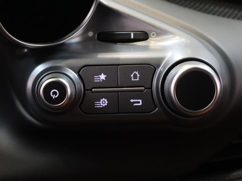 Used 2021 Ferrari F8 Tributo image 36