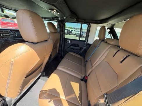 Used 2023 Jeep Wrangler Unlimited Sahara w/ Cold Weather Group AWD/4WD image 14