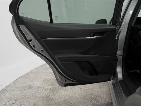 Used 2019 Toyota Camry SE image 23