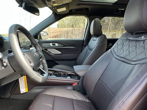 Used 2026 Ford Explorer Platinum w/ LUX Leather Package AWD/4WD image 27