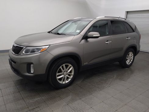Used 2014 Kia Sorento LX AWD/4WD image 2