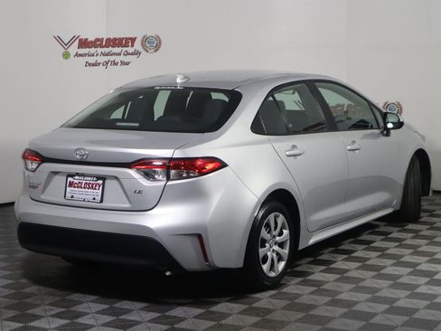 Used 2025 Toyota Corolla LE image 6