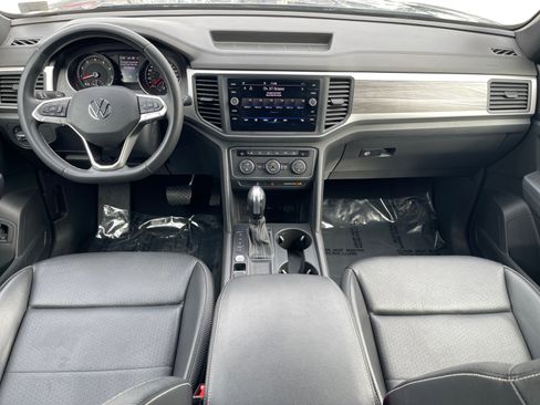 Used 2021 Volkswagen Atlas Cross Sport SE w/ Panoramic Sunroof Package image 10