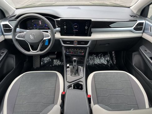 New 2026 Volkswagen Taos SE FWD image 25