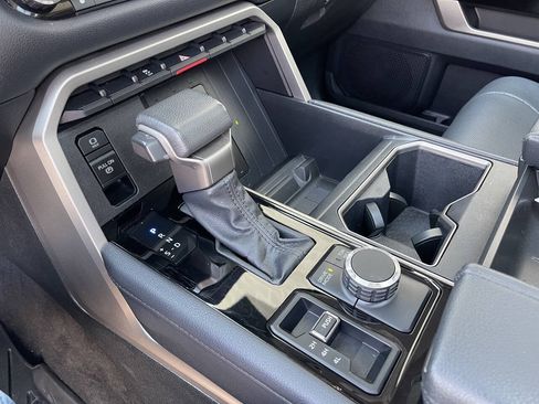 Used 2022 Toyota Tundra Limited AWD/4WD image 24