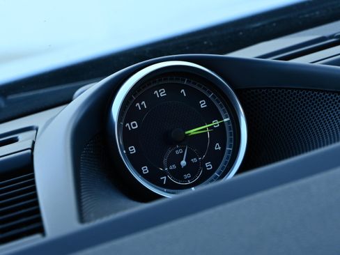 Used 2016 Porsche Panamera S image 25