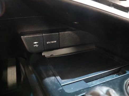 Used 2019 Toyota Camry SE FWD image 27