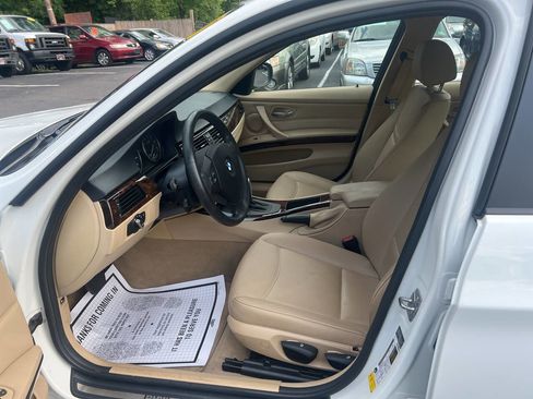 Used 2011 BMW 328i xDrive Sedan image 9