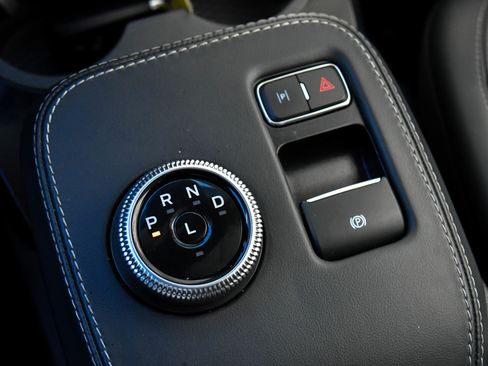 Used 2024 Ford Mustang Mach-E Select image 33