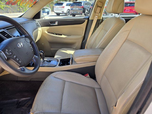 Used 2011 Hyundai Genesis 3.8 w/ Premium Navigation Pkg 3 RWD image 15