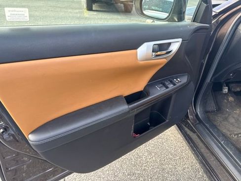 Used 2013 Lexus CT 200h image 10