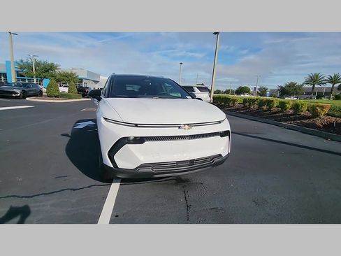 New 2026 Chevrolet Equinox EV LT image 24