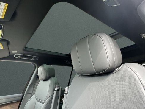 New 2025 Land Rover Range Rover SE image 19