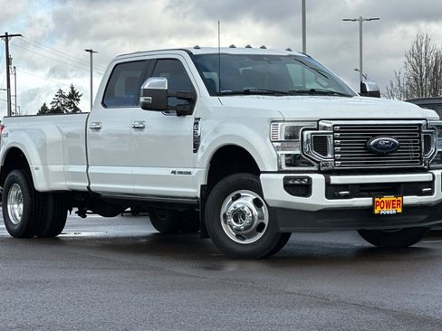 Used 2022 Ford F350 Platinum image 2