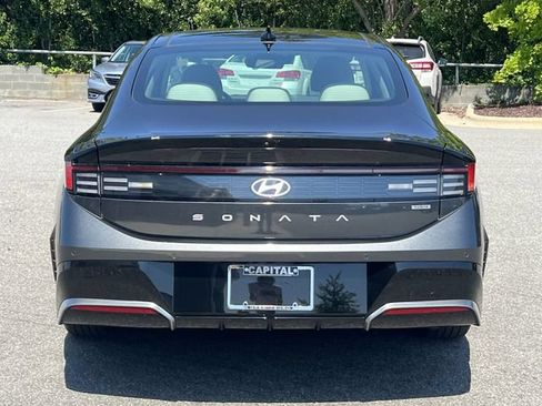 Used 2024 Hyundai Sonata Limited FWD image 12