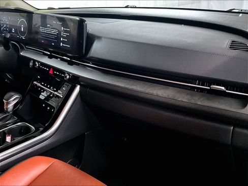 Used 2024 Kia Carnival SX image 14