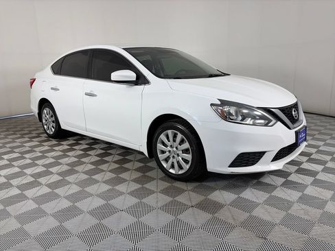 Used 2017 Nissan Sentra S FWD image 1