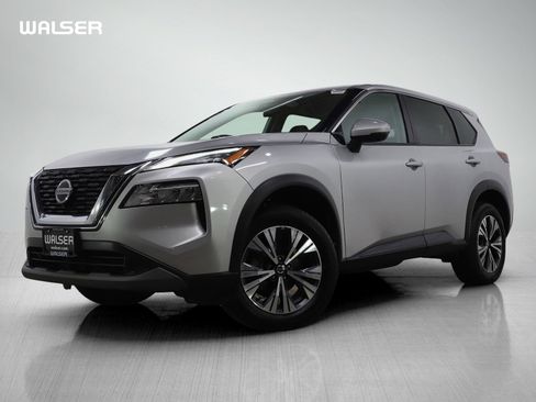 Used 2021 Nissan Rogue SV image 1