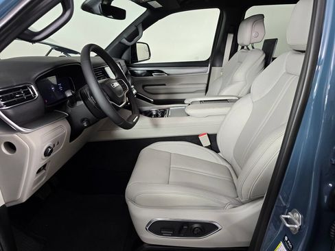 New 2026 Jeep Grand Wagoneer L Limited w/ Rear Seat Video Group I AWD/4WD image 19
