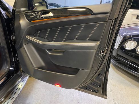 Used 2014 Mercedes-Benz ML 63 AMG 4MATIC image 22