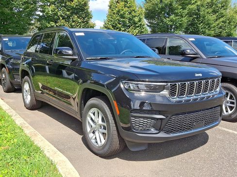 New 2025 Jeep Grand Cherokee Laredo X w/ Luxury Tech Group I image 3