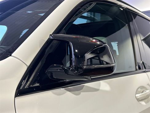 Used 2021 BMW X5 M w/ Competition Package image 11
