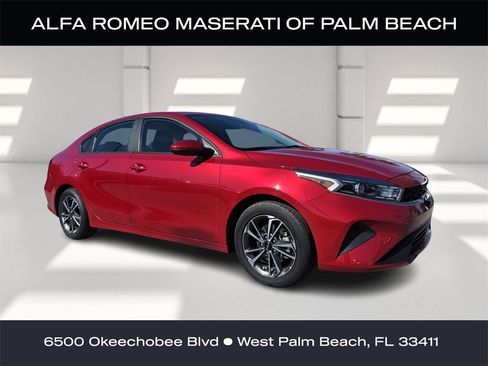 Used 2023 Kia Forte LXS image 1