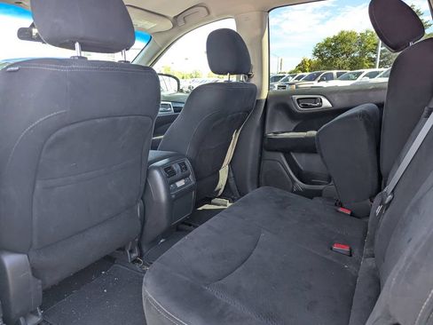 Used 2014 Nissan Pathfinder S FWD image 28