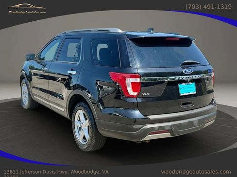 Used 2019 Ford Explorer XLT FWD image 6