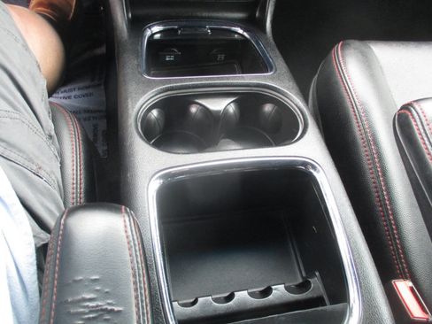 Used 2017 Dodge Grand Caravan GT image 32