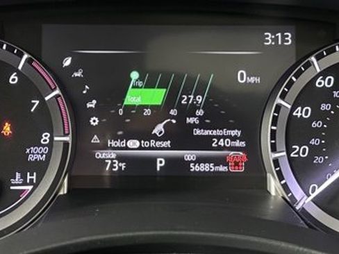 Used 2024 Toyota Highlander XLE image 19