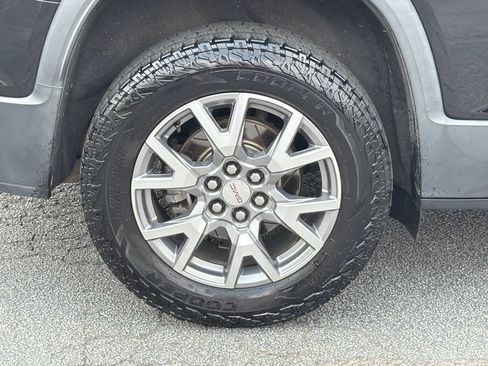 Used 2020 GMC Acadia SLT FWD image 17