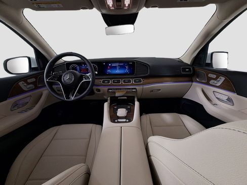 New 2026 Mercedes-Benz GLS 450 4MATIC image 9