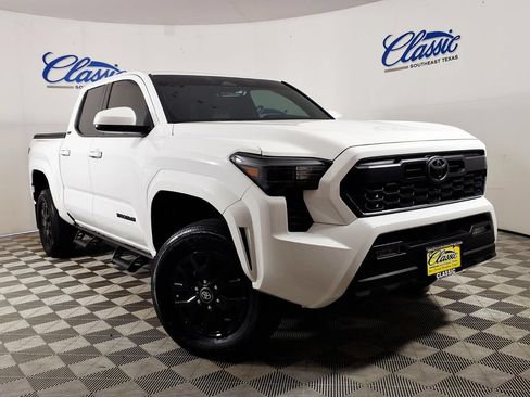 Used 2025 Toyota Tacoma SR5 RWD image 1