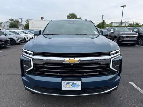 Certified 2025 Chevrolet Suburban LS AWD/4WD image 2