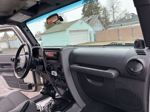 Used 2007 Jeep Wrangler X image 16