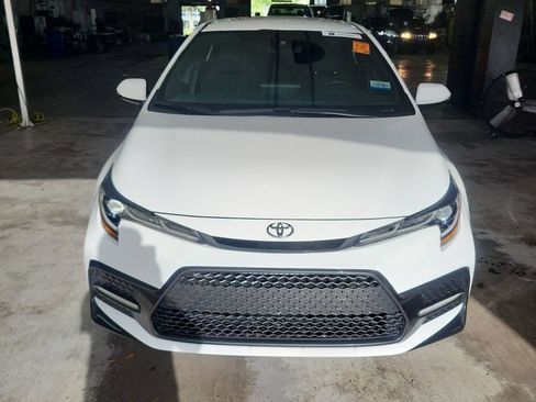 Used 2022 Toyota Corolla SE FWD image 2