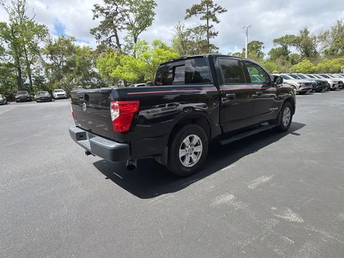 Used 2017 Nissan Titan S image 15