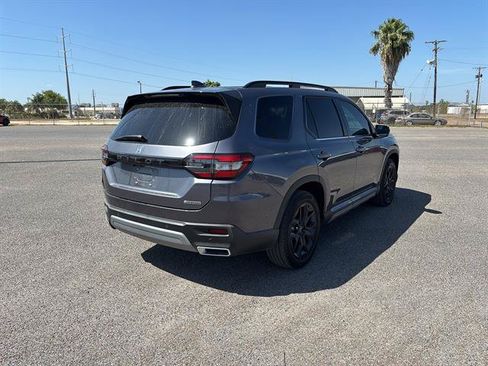 Used 2025 Honda Pilot Touring image 7