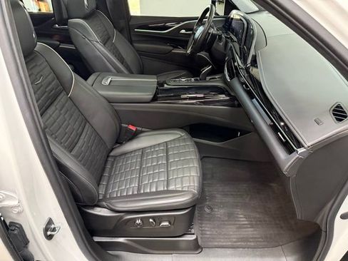 Used 2023 Cadillac Escalade V image 38