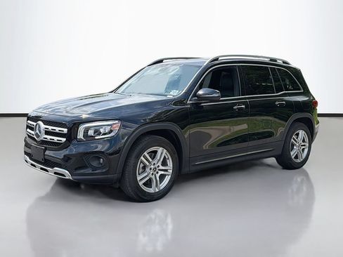 Used 2021 Mercedes-Benz GLB 250 4MATIC image 2