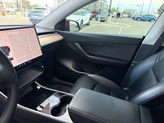Used 2021 Tesla Model Y Long Range AWD/4WD image 23