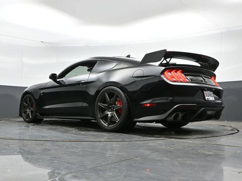 Used 2020 Ford Mustang Shelby GT500 w/ Carbon Fiber Track Pack RWD image 48