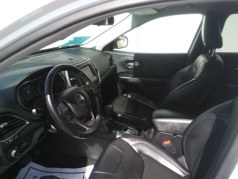 Used 2019 Jeep Cherokee Latitude Plus image 13