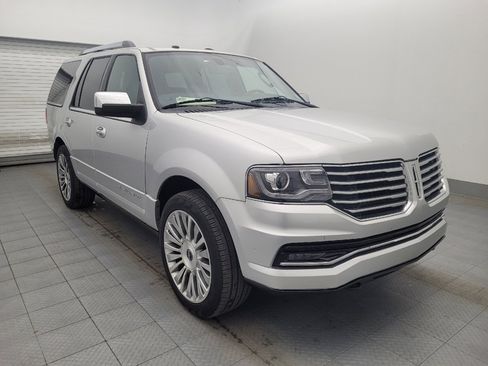 Used 2017 Lincoln Navigator Reserve RWD image 13