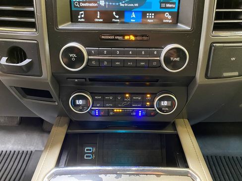 Used 2018 Ford Expedition Max XLT w/ Equipment Group 202A RWD image 47