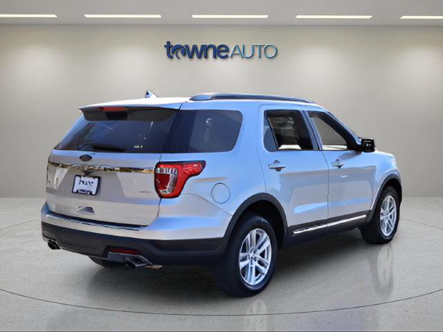 Used 2018 Ford Explorer XLT w/ Equipment Group 201A AWD/4WD image 4