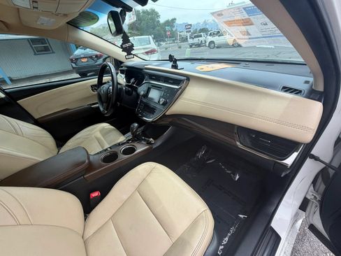 Used 2014 Toyota Avalon XLE Premium FWD image 18