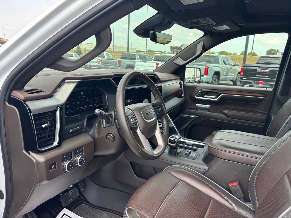 Used 2024 GMC Sierra 1500 Denali w/ Technology Package AWD/4WD image 13